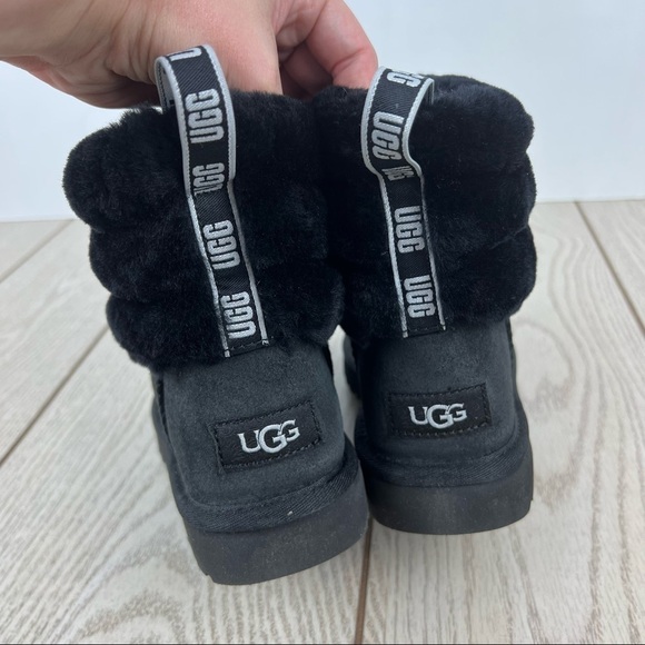 UGG Women's Fluff Mini Quilted Boots US6/EUR37 Black w/ White Logo Heel $160 - Picture 8 of 10